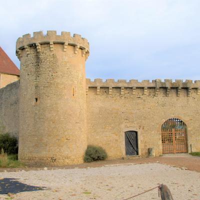 Chateau de la roche à Chaptuzat 