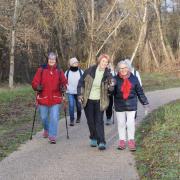 Marcheuses sur les berges de l'Allier