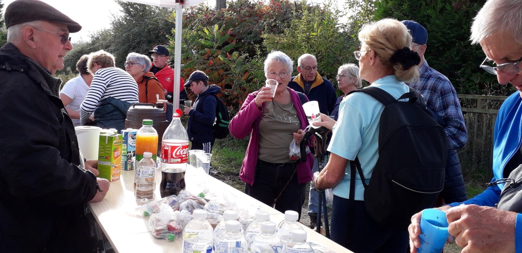 Ravitaillement sur la marche des noyers